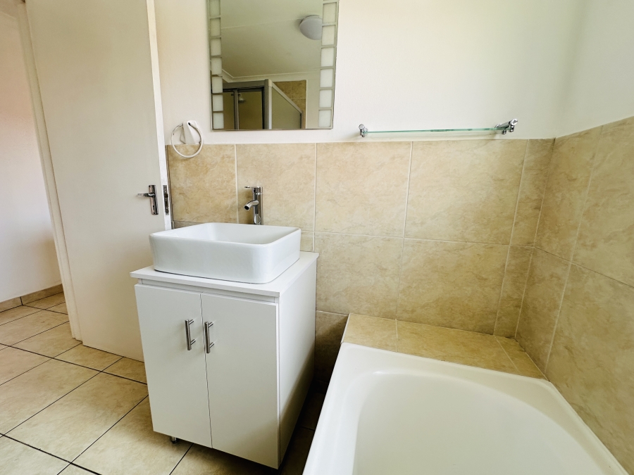 2 Bedroom Property for Sale in Liefde en Vrede Gauteng