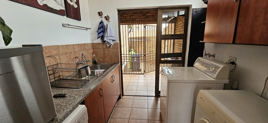 3 Bedroom Property for Sale in New Redruth Gauteng