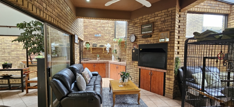 3 Bedroom Property for Sale in New Redruth Gauteng