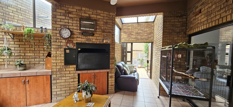 3 Bedroom Property for Sale in New Redruth Gauteng