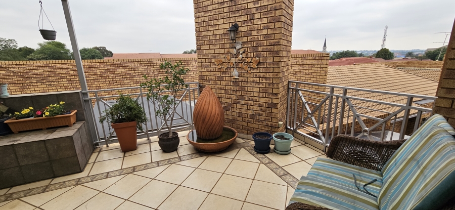 3 Bedroom Property for Sale in New Redruth Gauteng