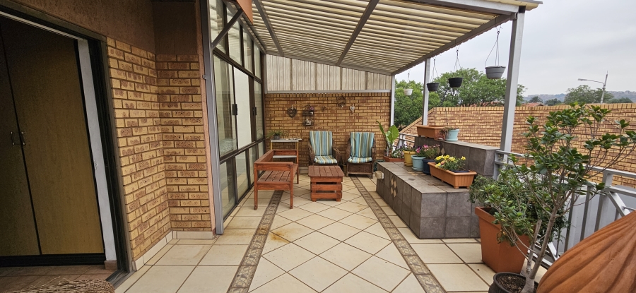 3 Bedroom Property for Sale in New Redruth Gauteng