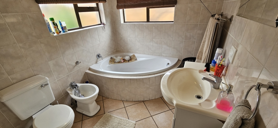 3 Bedroom Property for Sale in New Market Gauteng