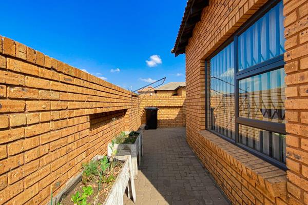 2 Bedroom Property for Sale in Albemarle Gauteng