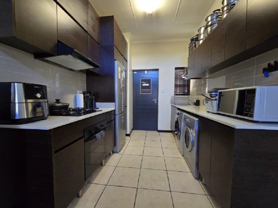 2 Bedroom Property for Sale in Oakdene Gauteng