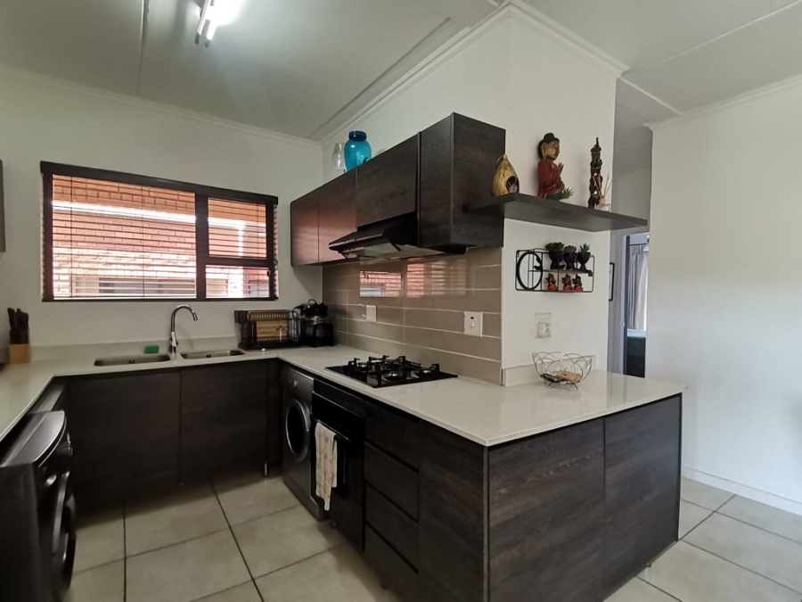 3 Bedroom Property for Sale in Oakdene Gauteng