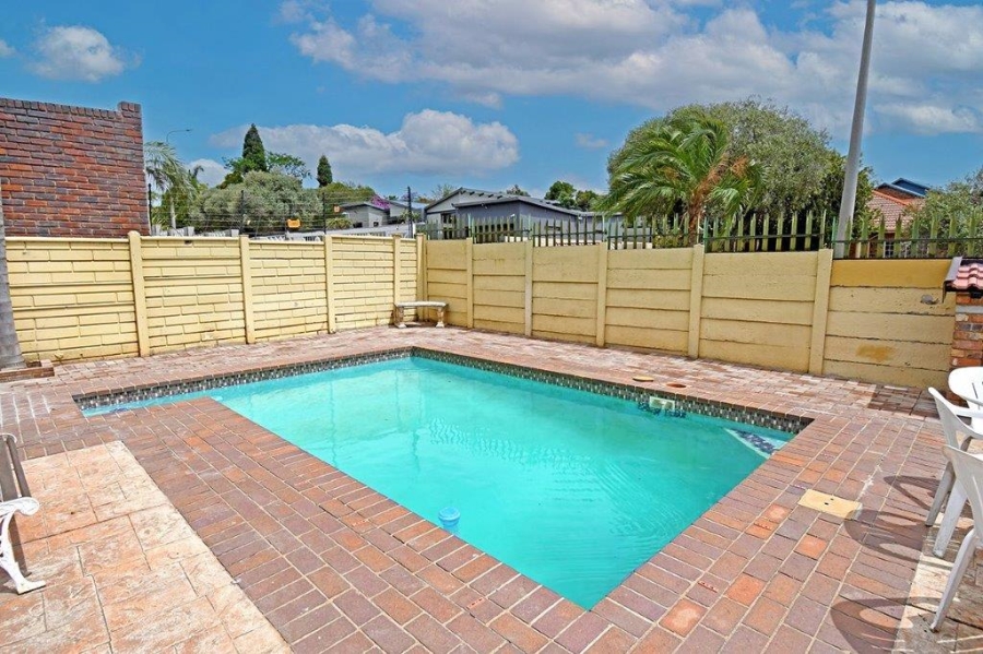 3 Bedroom Property for Sale in Marais Steyn Park Gauteng