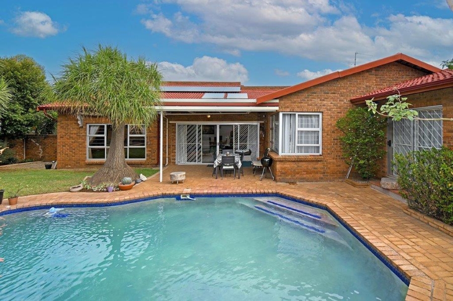 3 Bedroom Property for Sale in Marais Steyn Park Gauteng