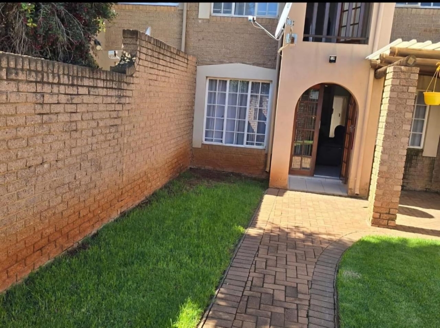 To Let 3 Bedroom Property for Rent in Kenleaf Gauteng