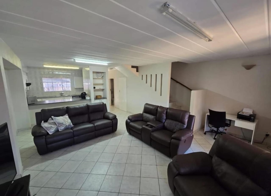 To Let 3 Bedroom Property for Rent in Kenleaf Gauteng