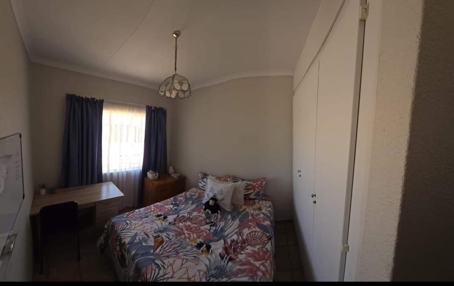 To Let 3 Bedroom Property for Rent in Kenleaf Gauteng