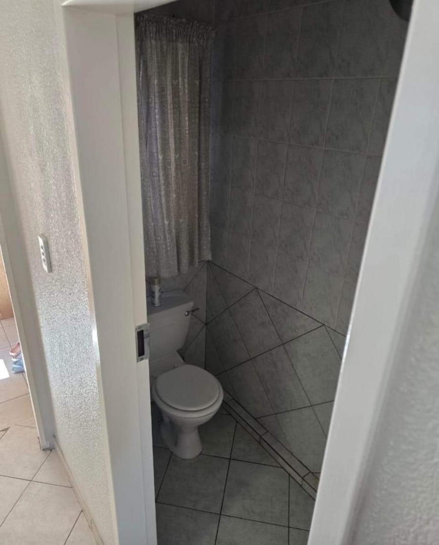 To Let 3 Bedroom Property for Rent in Kenleaf Gauteng