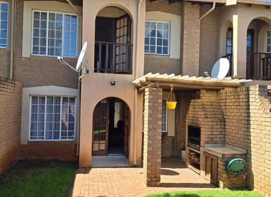 To Let 3 Bedroom Property for Rent in Kenleaf Gauteng