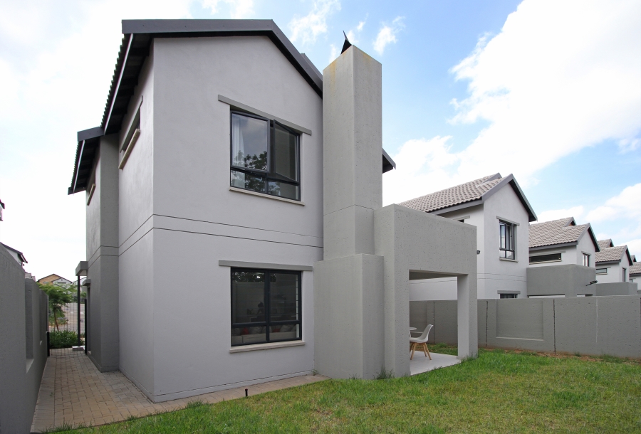 3 Bedroom Property for Sale in Broadacres Gauteng