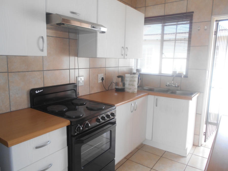 To Let 2 Bedroom Property for Rent in Comet Gauteng