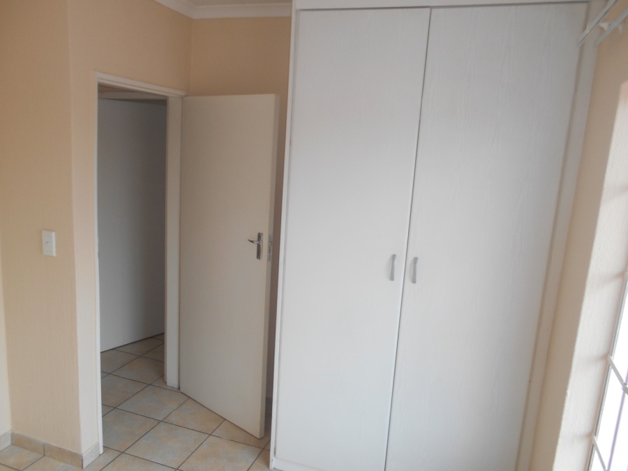 To Let 2 Bedroom Property for Rent in Comet Gauteng