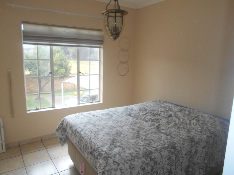 To Let 2 Bedroom Property for Rent in Comet Gauteng