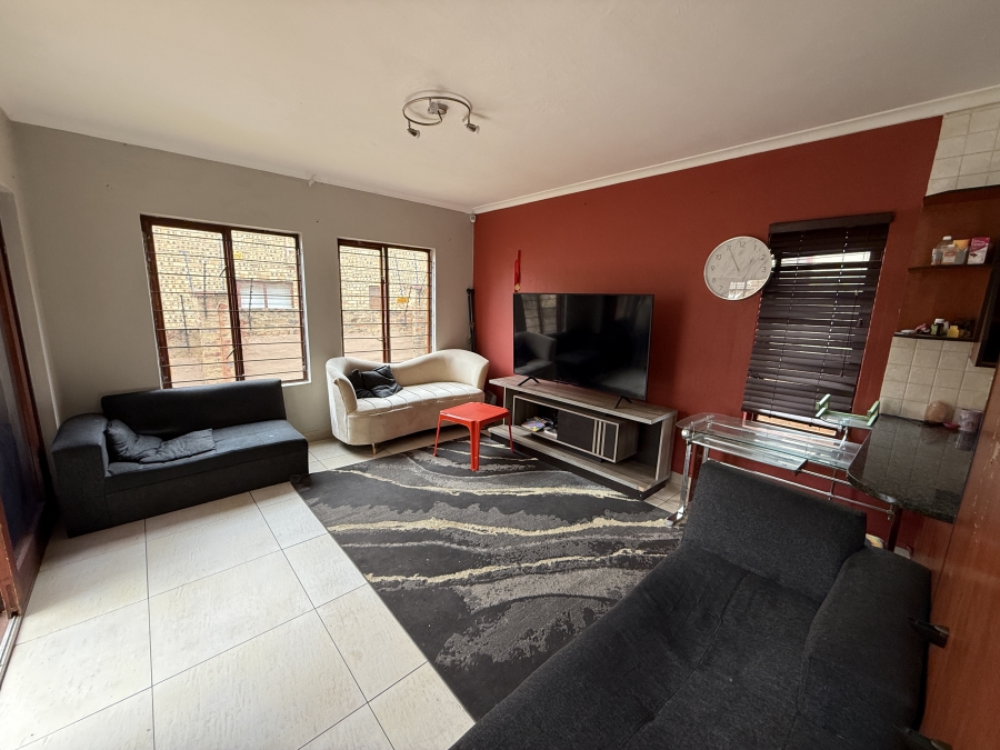 2 Bedroom Property for Sale in Willowbrook Gauteng