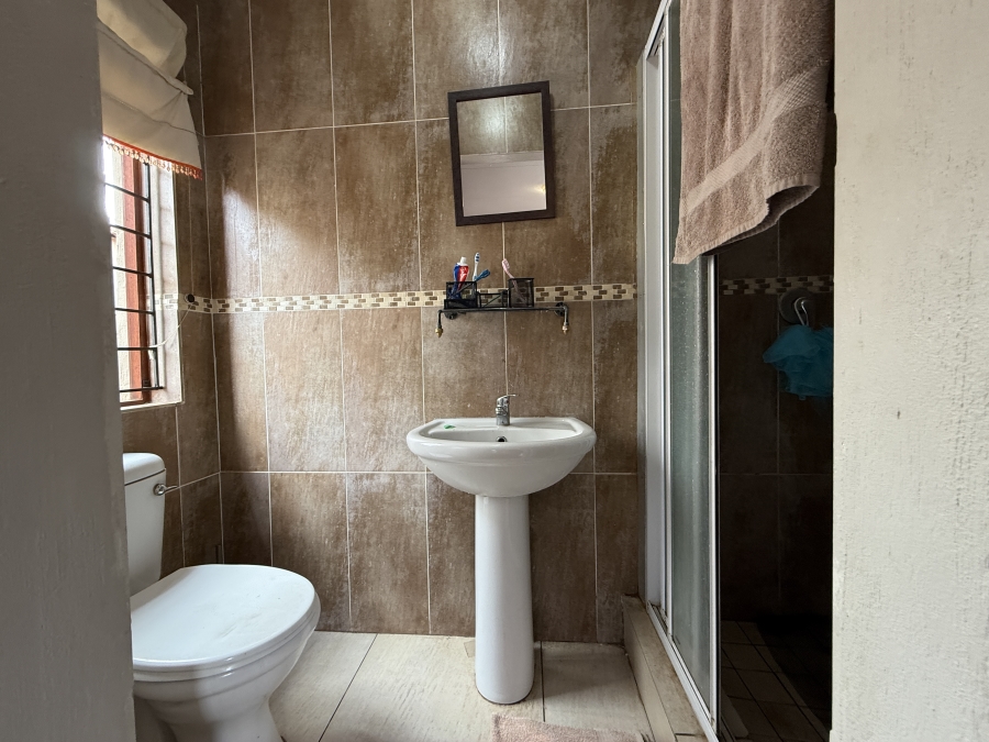 2 Bedroom Property for Sale in Willowbrook Gauteng