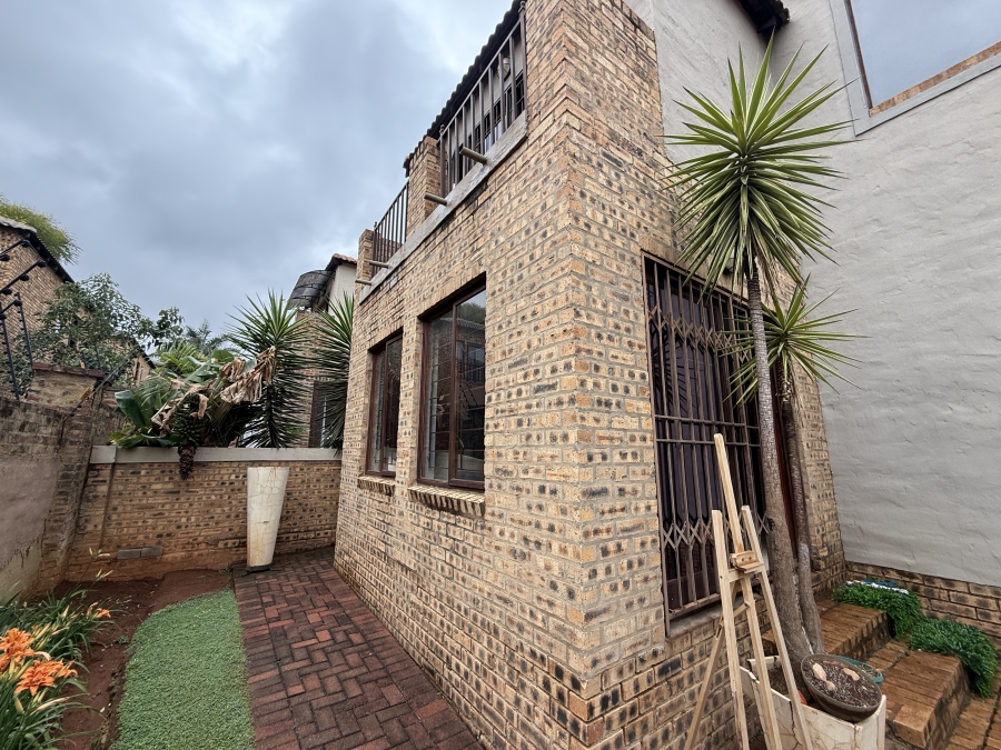 2 Bedroom Property for Sale in Willowbrook Gauteng