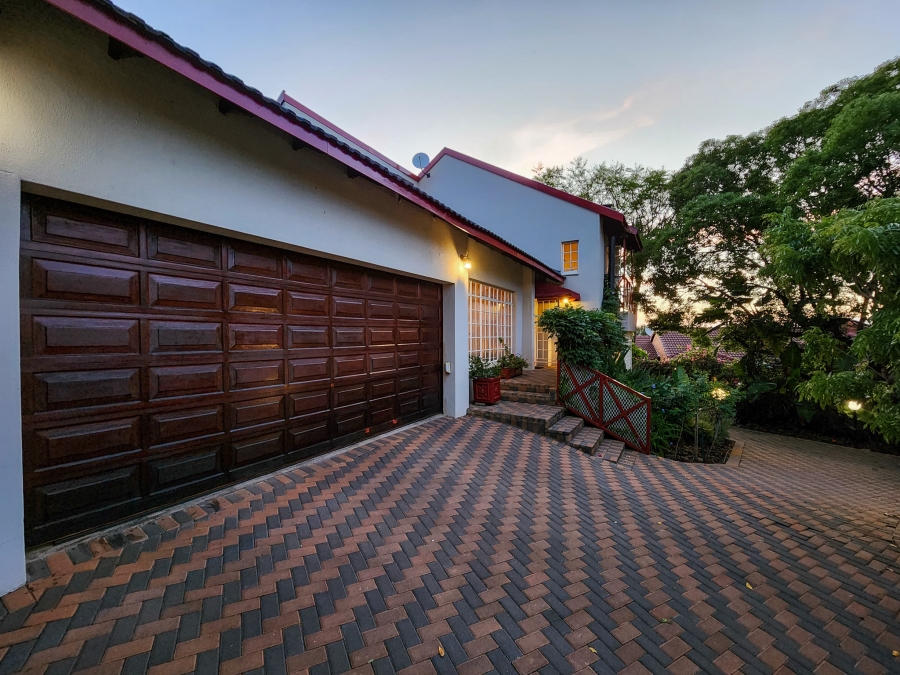 4 Bedroom Property for Sale in Faerie Glen Gauteng