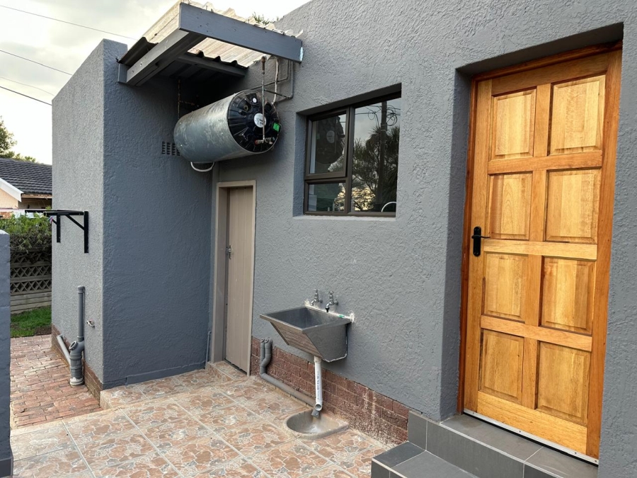 To Let 1 Bedroom Property for Rent in Eden Glen Gauteng