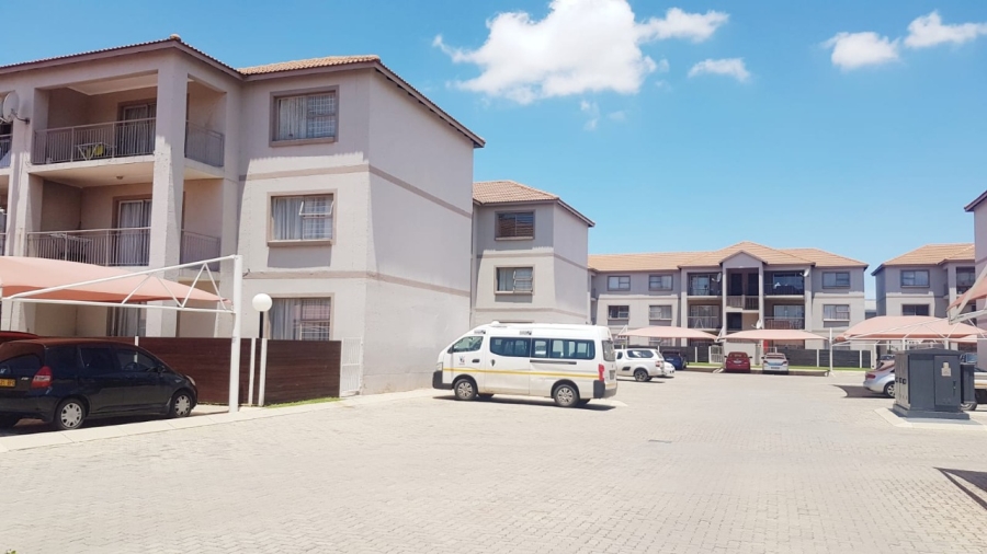 To Let 2 Bedroom Property for Rent in Bardene Gauteng