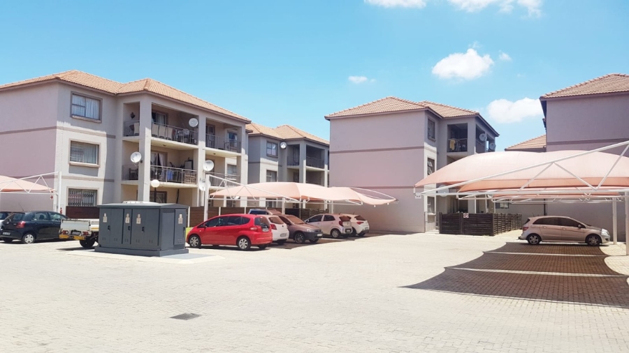 To Let 2 Bedroom Property for Rent in Bardene Gauteng