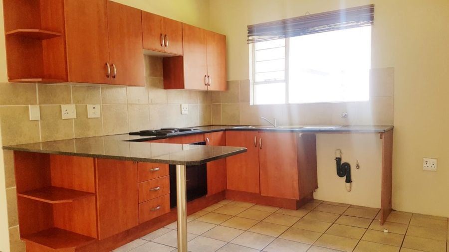 To Let 2 Bedroom Property for Rent in Bardene Gauteng