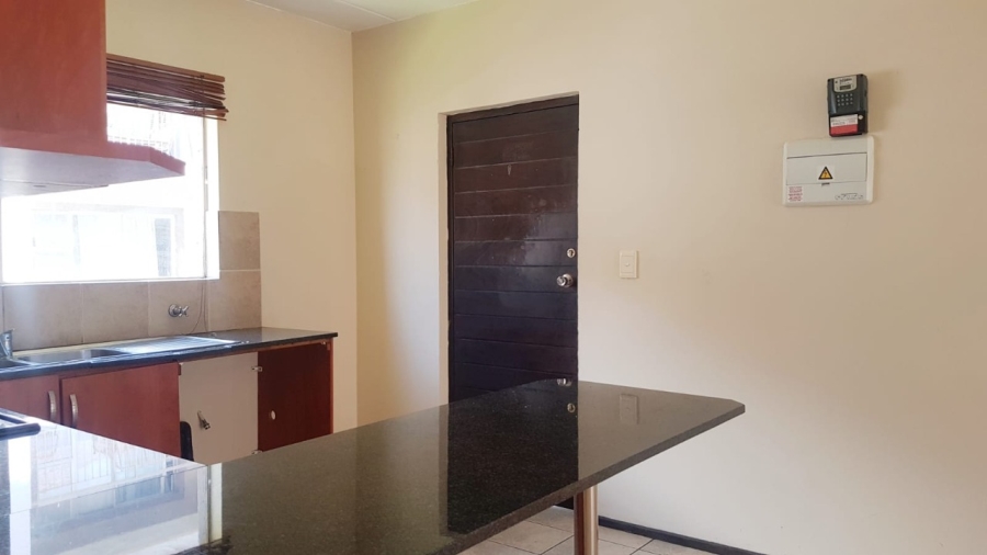 To Let 2 Bedroom Property for Rent in Bardene Gauteng