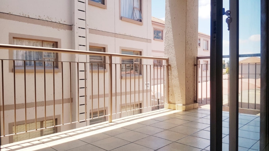 To Let 2 Bedroom Property for Rent in Bardene Gauteng