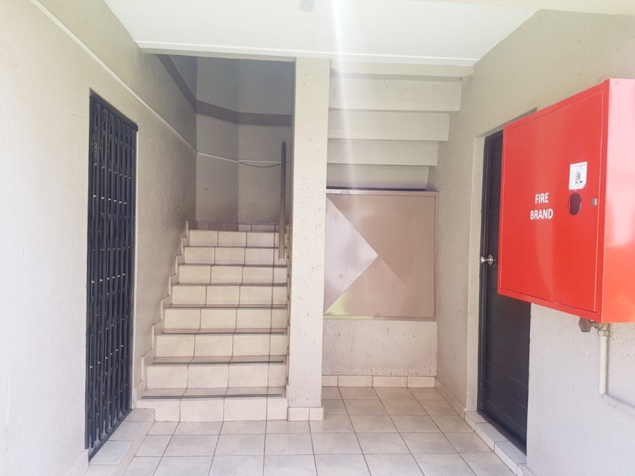 To Let 2 Bedroom Property for Rent in Bardene Gauteng