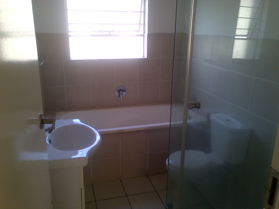 To Let 2 Bedroom Property for Rent in Bardene Gauteng