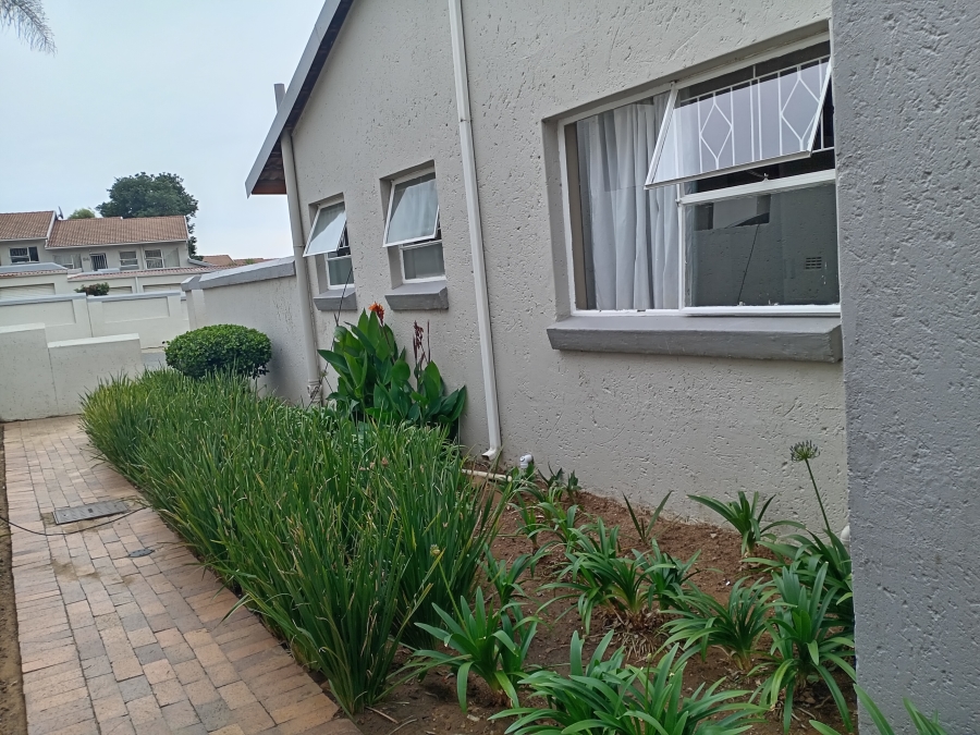 To Let 3 Bedroom Property for Rent in Buccleuch Gauteng