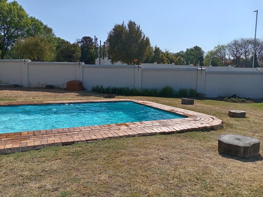 To Let 3 Bedroom Property for Rent in Buccleuch Gauteng