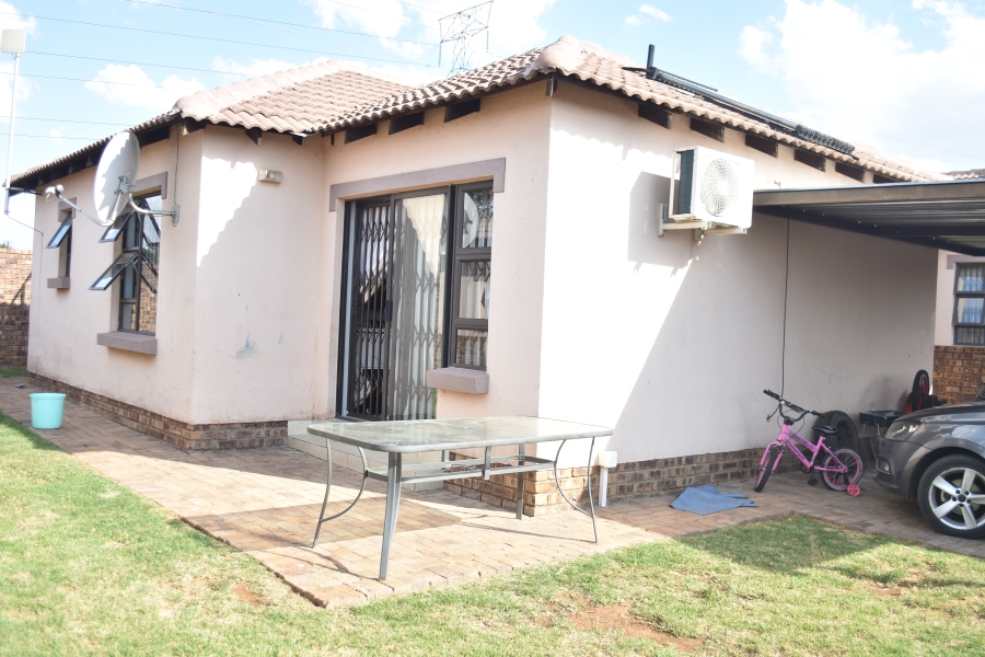 To Let 3 Bedroom Property for Rent in Chantelle Gauteng