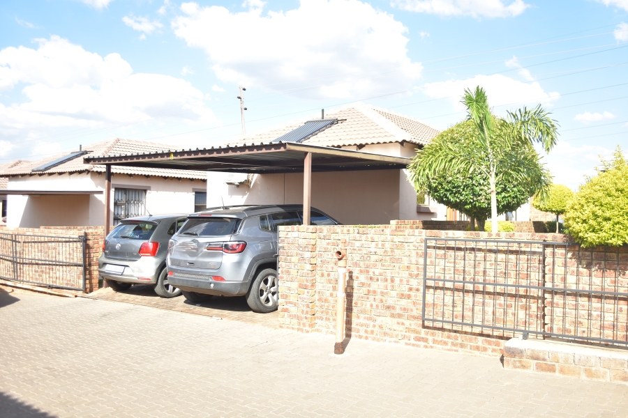 To Let 3 Bedroom Property for Rent in Chantelle Gauteng