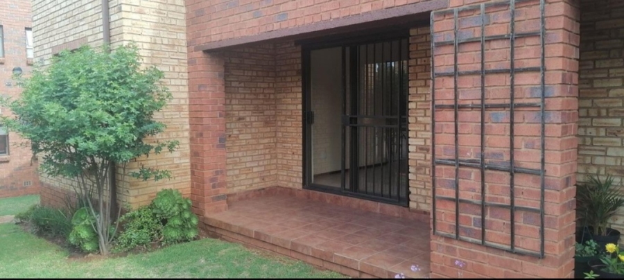 To Let 2 Bedroom Property for Rent in Sugar Bush Estate Gauteng