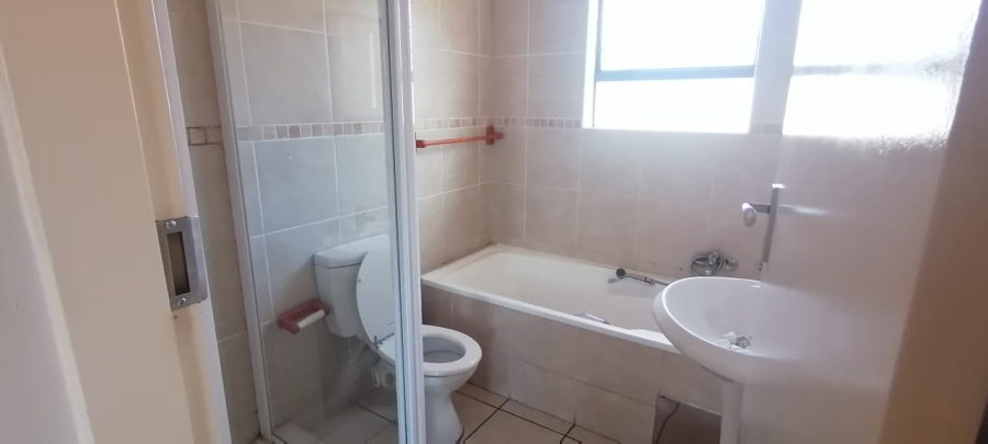 To Let 3 Bedroom Property for Rent in Sugar Bush Estate Gauteng