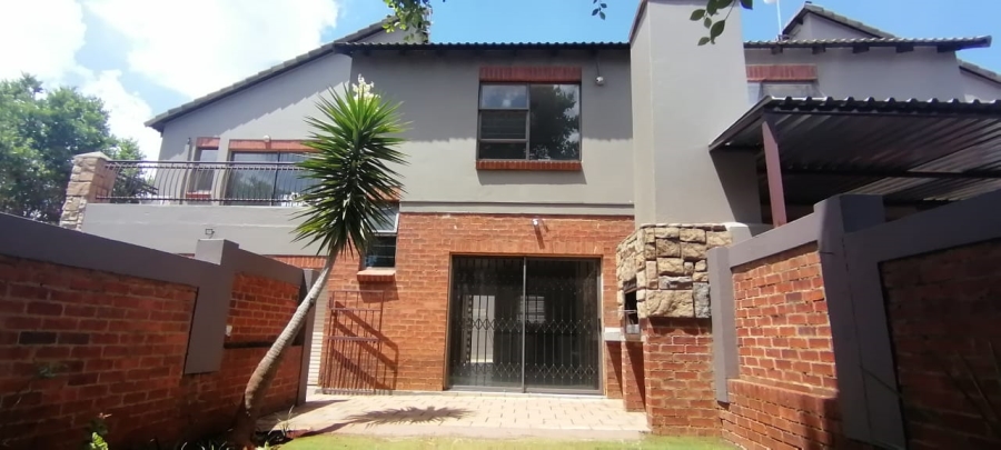 To Let 3 Bedroom Property for Rent in Sugar Bush Estate Gauteng