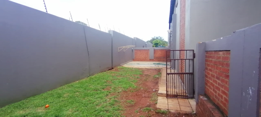 To Let 3 Bedroom Property for Rent in Sugar Bush Estate Gauteng