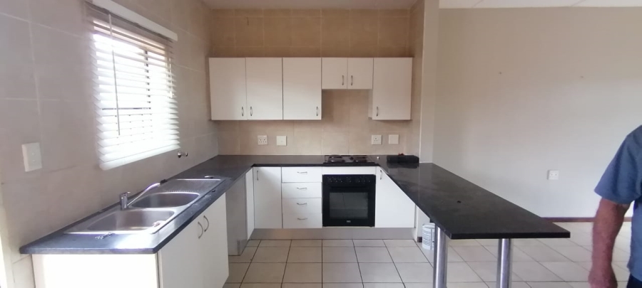 To Let 3 Bedroom Property for Rent in Sugar Bush Estate Gauteng