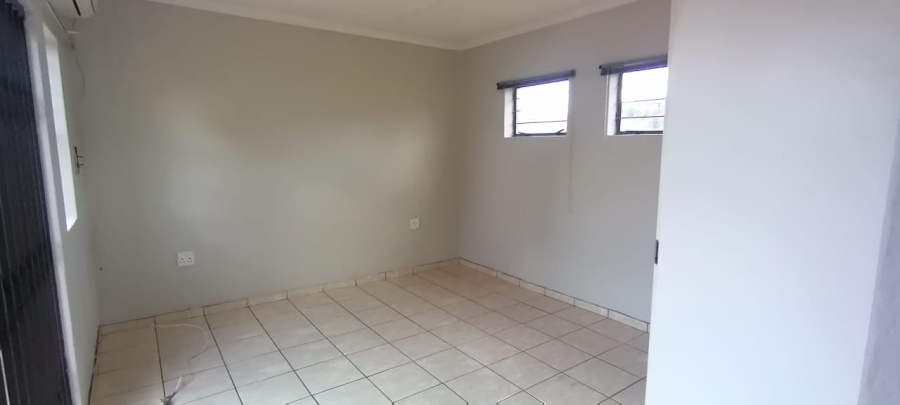 To Let 3 Bedroom Property for Rent in Sugar Bush Estate Gauteng