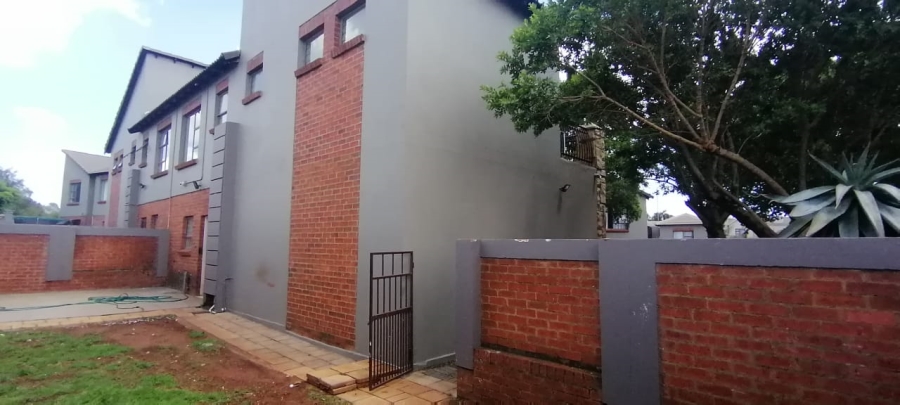 To Let 3 Bedroom Property for Rent in Sugar Bush Estate Gauteng