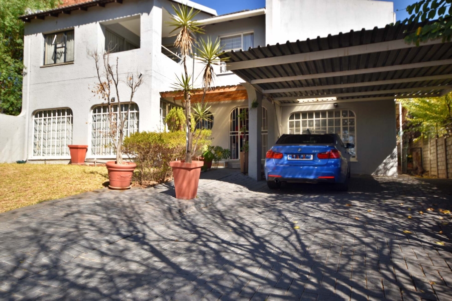 4 Bedroom Property for Sale in Bromhof Gauteng