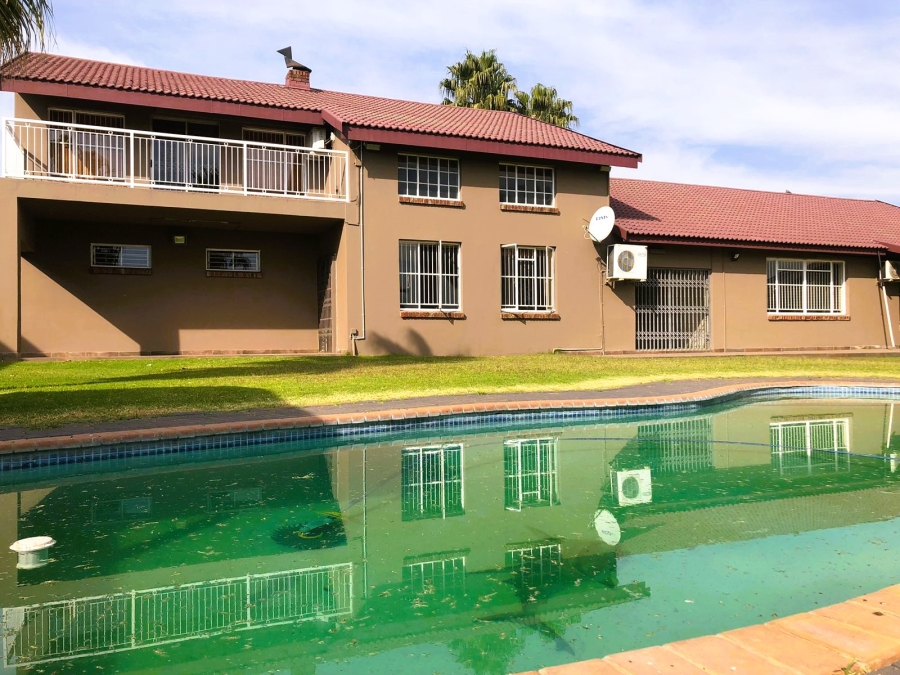 5 Bedroom Property for Sale in Risiville Gauteng