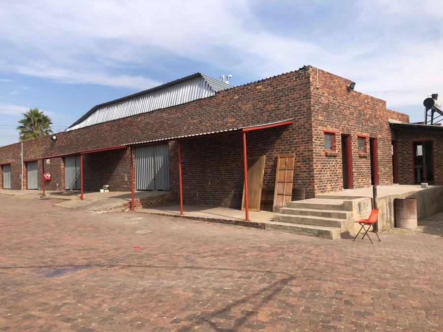 5 Bedroom Property for Sale in Risiville Gauteng