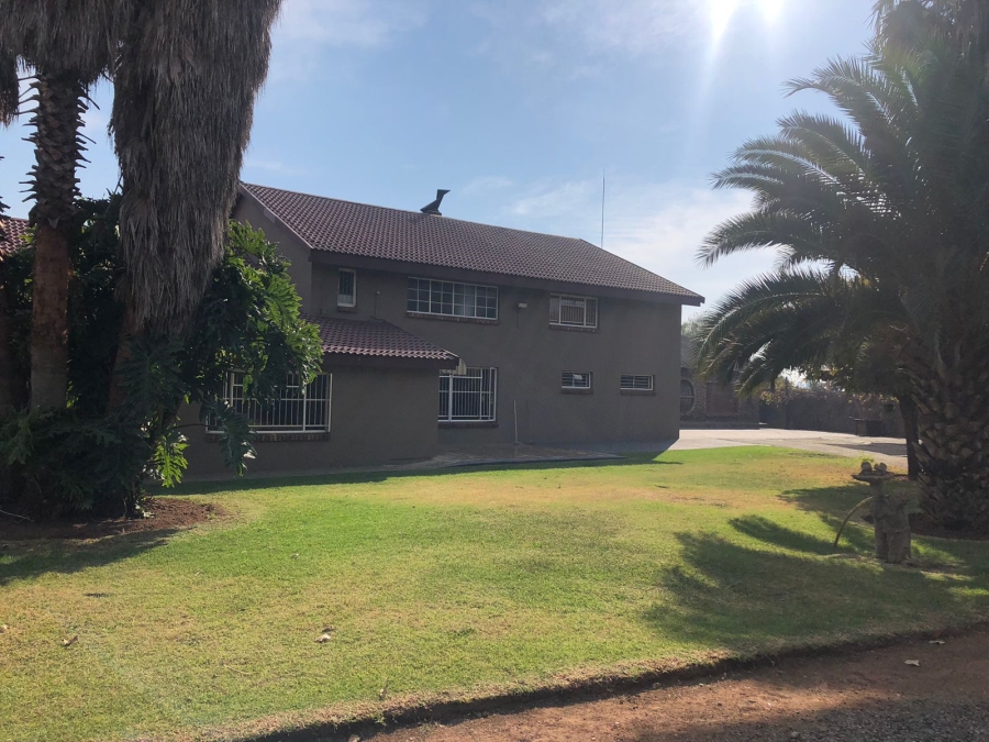 5 Bedroom Property for Sale in Risiville Gauteng