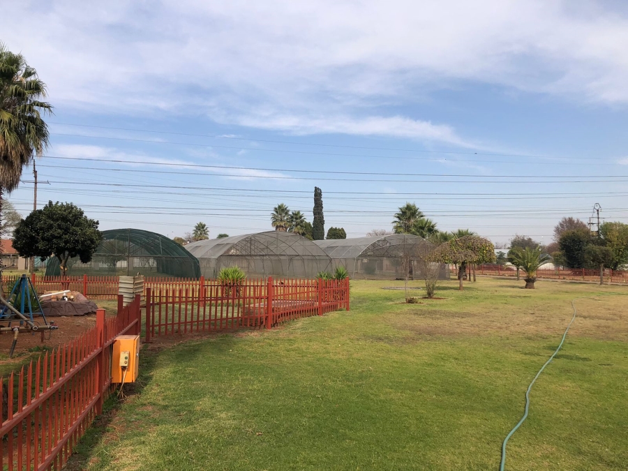 5 Bedroom Property for Sale in Risiville Gauteng