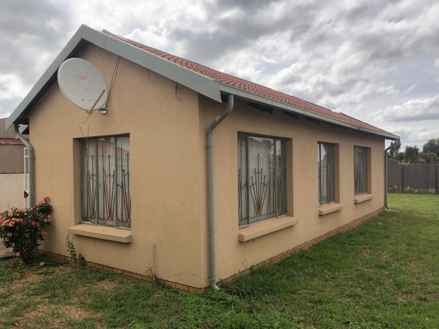 3 Bedroom Property for Sale in Crystal Park Gauteng